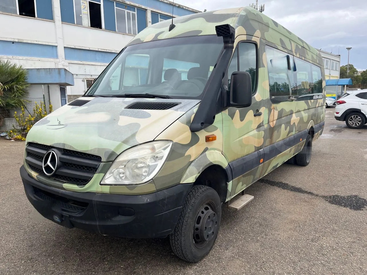 Mercedes-Benz Sprinter - Προαστιακό λεωφορείο: φωτογραφία 4 Mercedes-Benz Sprinter - Προαστιακό λεωφορείο: φωτογραφία 4