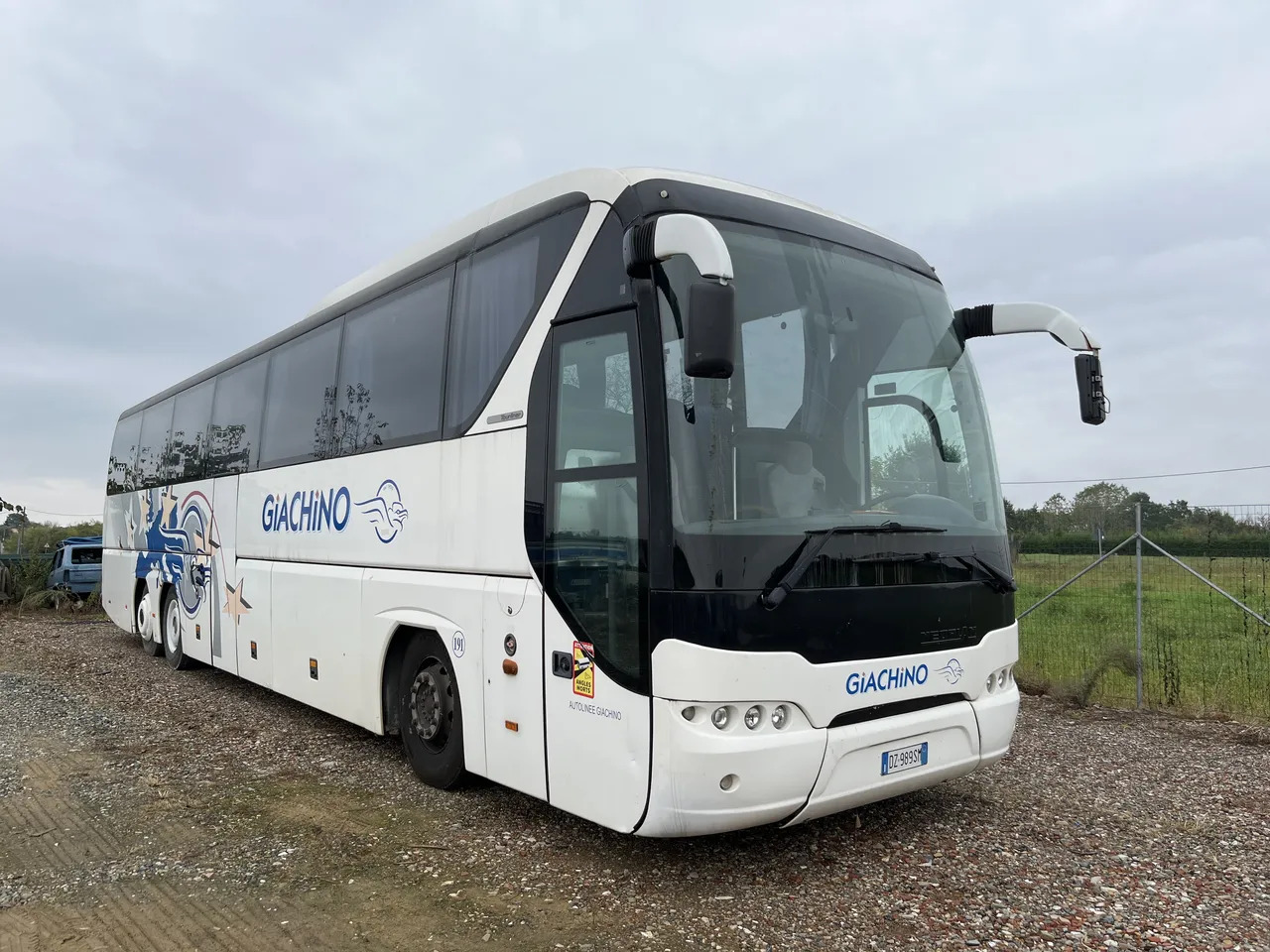 Neoplan P22 - Πούλμαν: φωτογραφία 1 Neoplan P22 - Πούλμαν: φωτογραφία 1