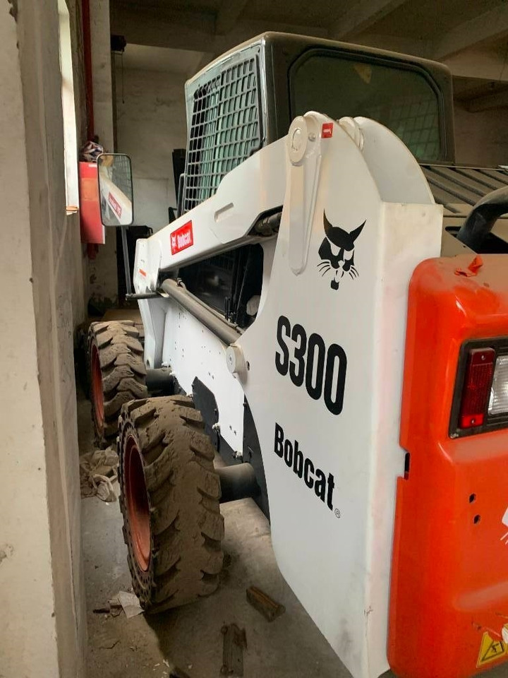 Bobcat S 300 - Φορτωτής πλάγιας ολίσθησης: φωτογραφία 4 Bobcat S 300 - Φορτωτής πλάγιας ολίσθησης: φωτογραφία 4