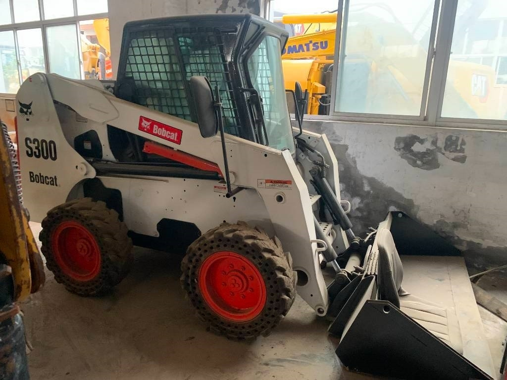 Bobcat S 300 - Φορτωτής πλάγιας ολίσθησης: φωτογραφία 1 Bobcat S 300 - Φορτωτής πλάγιας ολίσθησης: φωτογραφία 1