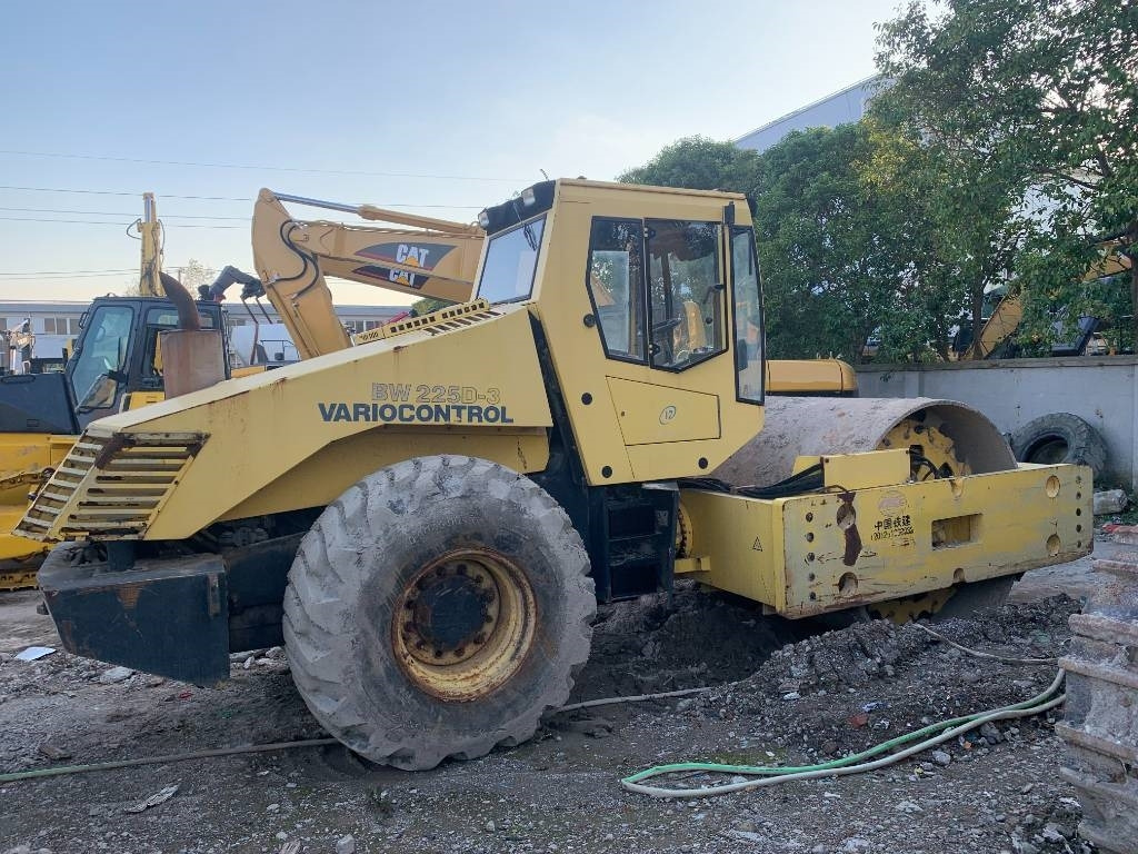Bomag BW 225 D-3 - Ασφαλτικός οδοστρωτήρας: φωτογραφία 4 Bomag BW 225 D-3 - Ασφαλτικός οδοστρωτήρας: φωτογραφία 4