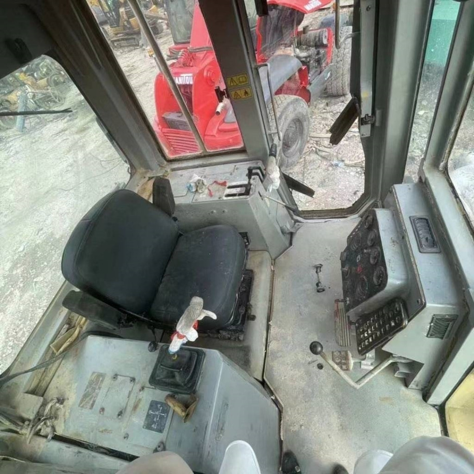 CAT D 6 G - Μπουλντόζα: φωτογραφία 4 CAT D 6 G - Μπουλντόζα: φωτογραφία 4