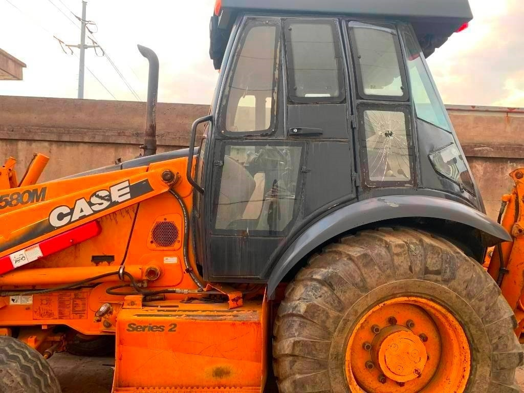 Case 580 M - Φορτωτής εκσκαφέας: φωτογραφία 1 Case 580 M - Φορτωτής εκσκαφέας: φωτογραφία 1