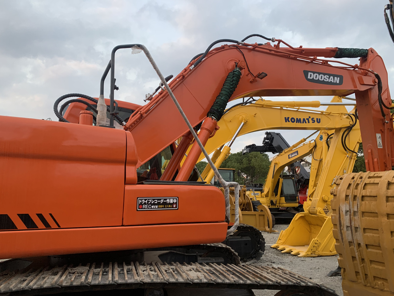 DOOSAN DX225LC - Τροχοφόρος εκσκαφέας: φωτογραφία 1 DOOSAN DX225LC - Τροχοφόρος εκσκαφέας: φωτογραφία 1