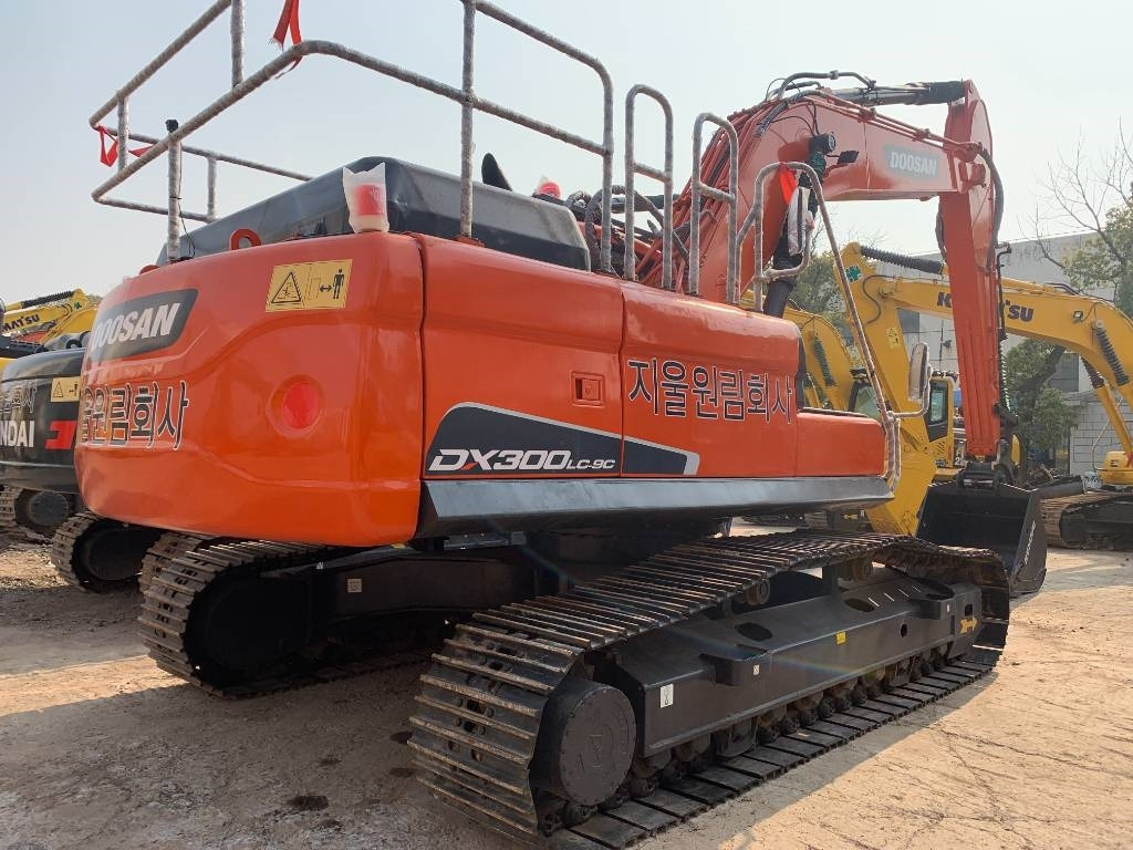 Doosan DX 300 LCA - Ερπυστριοφόρος εκσκαφέας: φωτογραφία 1 Doosan DX 300 LCA - Ερπυστριοφόρος εκσκαφέας: φωτογραφία 1