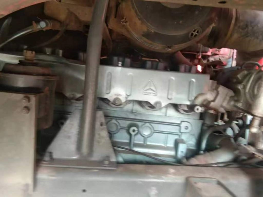 Howo 6X4 - Φορτηγό ανατρεπόμενο: φωτογραφία 5 Howo 6X4 - Φορτηγό ανατρεπόμενο: φωτογραφία 5