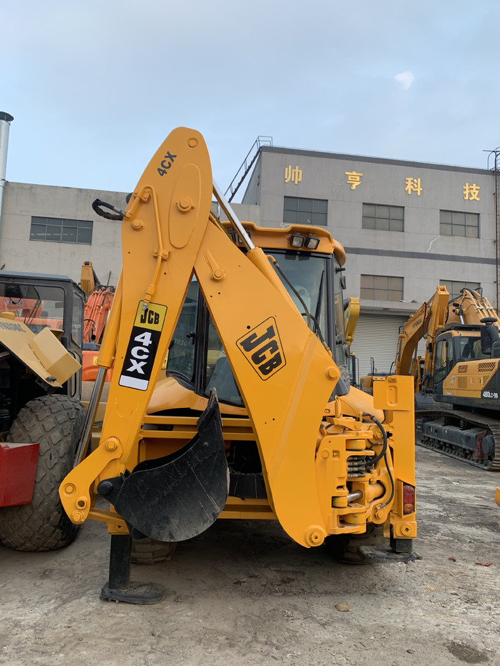 JCB 4CX - Ελαστιχοφόρος φορτωτής: φωτογραφία 3 JCB 4CX - Ελαστιχοφόρος φορτωτής: φωτογραφία 3
