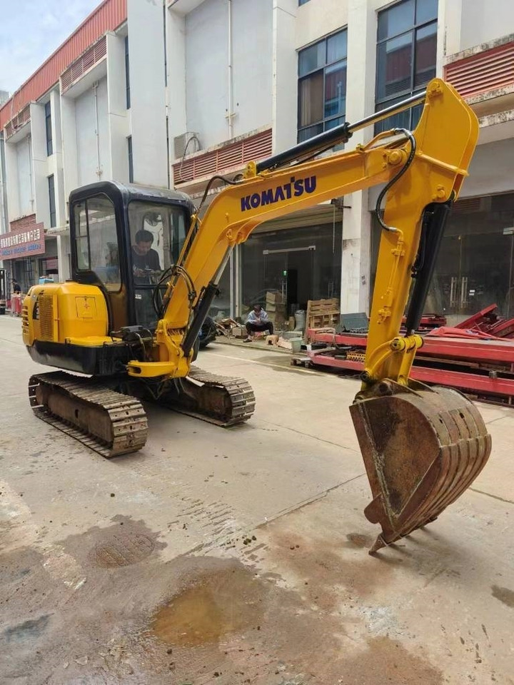 Komatsu PC 35 R-8 - Ερπυστριοφόρος εκσκαφέας: φωτογραφία 2 Komatsu PC 35 R-8 - Ερπυστριοφόρος εκσκαφέας: φωτογραφία 2