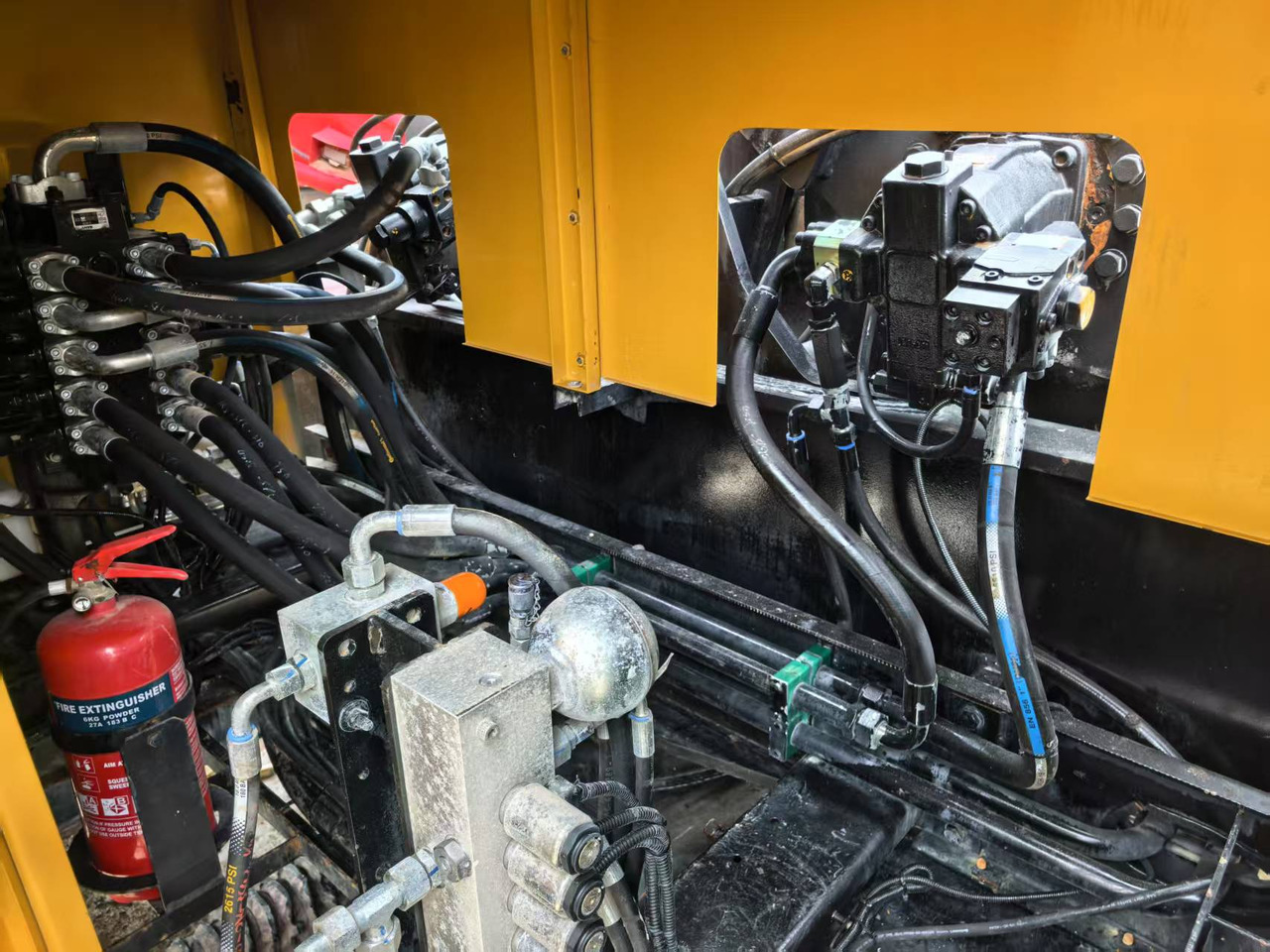 SANY SCC1000A-6 - Ερπυστριοφόρος γερανός: φωτογραφία 3 SANY SCC1000A-6 - Ερπυστριοφόρος γερανός: φωτογραφία 3