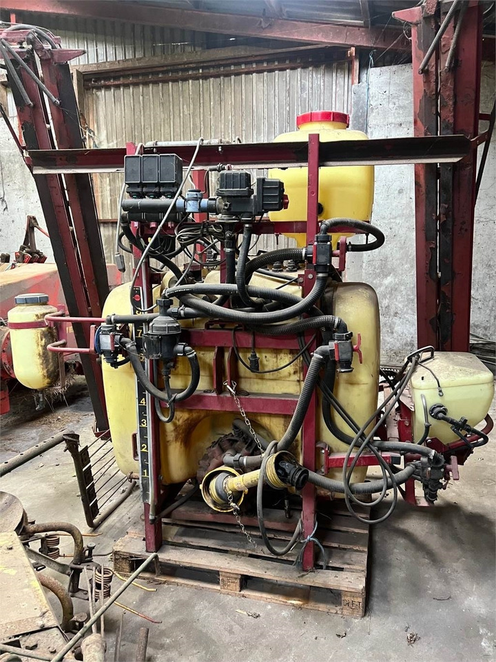 Hardi 800 L MED 12 BOM - Αναρτώμενο ψεκαστικό: φωτογραφία 1 Hardi 800 L MED 12 BOM - Αναρτώμενο ψεκαστικό: φωτογραφία 1