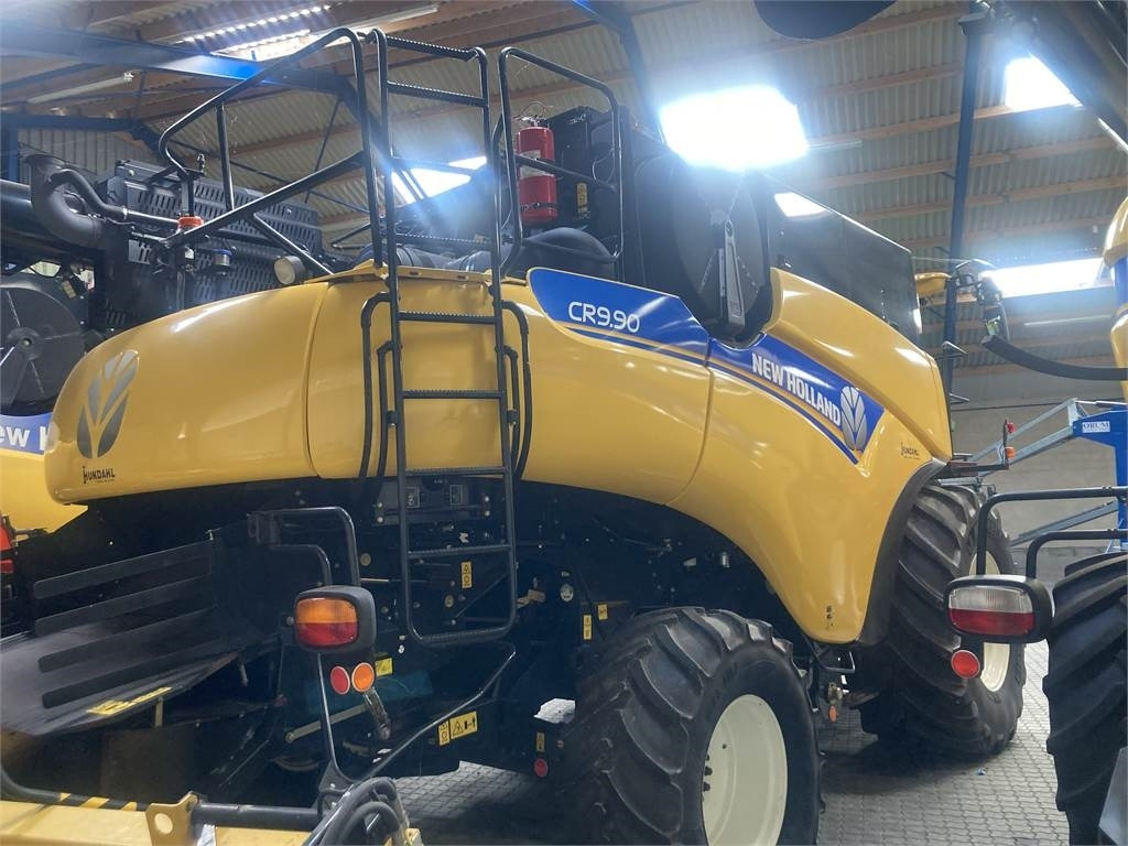New Holland CR.9.90 SLH - Θεριζοαλωνιστική μηχανή: φωτογραφία 3 New Holland CR.9.90 SLH - Θεριζοαλωνιστική μηχανή: φωτογραφία 3