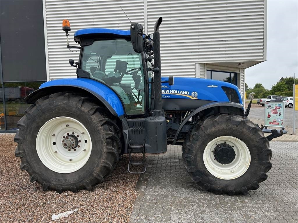 New Holland T7.270AC KEY - Τρακτέρ: φωτογραφία 2 New Holland T7.270AC KEY - Τρακτέρ: φωτογραφία 2