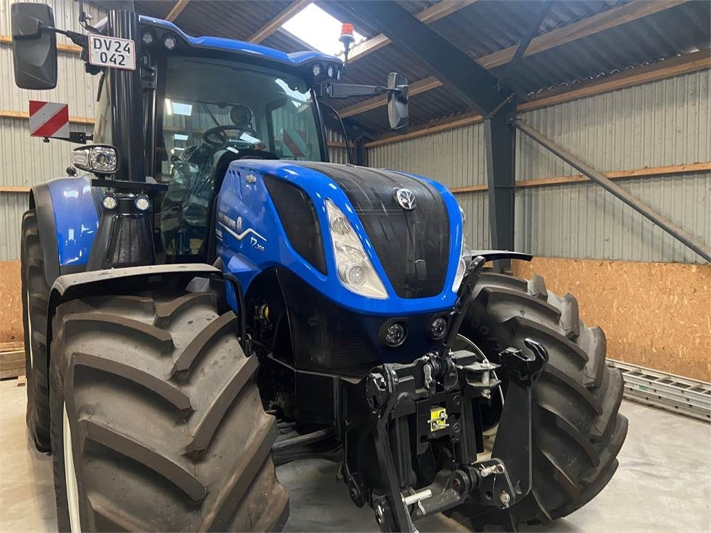New Holland T7.300 AC NEWG - Τρακτέρ: φωτογραφία 1 New Holland T7.300 AC NEWG - Τρακτέρ: φωτογραφία 1