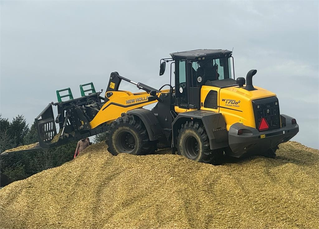 New Holland W170D2 S5 FORAGE POW - Ελαστιχοφόρος φορτωτής: φωτογραφία 1 New Holland W170D2 S5 FORAGE POW - Ελαστιχοφόρος φορτωτής: φωτογραφία 1