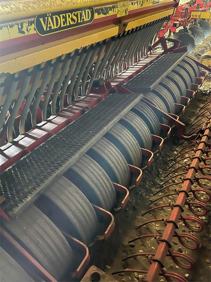 Vaderstad RAPID 400S - Σπαρτική με σβάρνα: φωτογραφία 2 Vaderstad RAPID 400S - Σπαρτική με σβάρνα: φωτογραφία 2