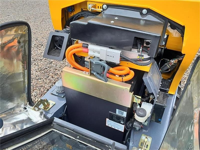 Eurotrac W11 ELEKTRISK - Σπαστός φορτωτής: φωτογραφία 4 Eurotrac W11 ELEKTRISK - Σπαστός φορτωτής: φωτογραφία 4