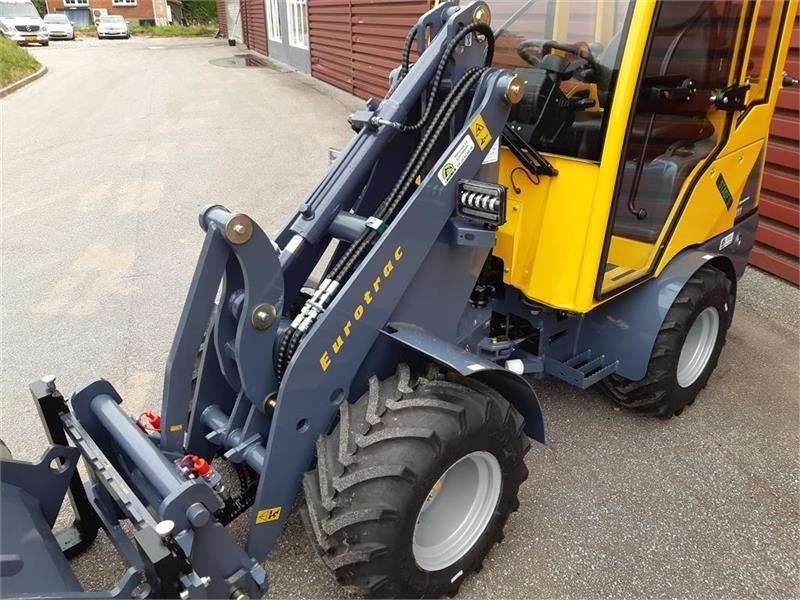 Eurotrac W11 w11 lang arm førehus  - Σπαστός φορτωτής: φωτογραφία 3 Eurotrac W11 w11 lang arm førehus  - Σπαστός φορτωτής: φωτογραφία 3