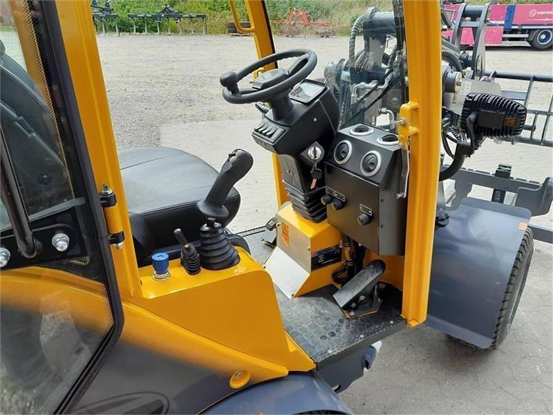 Eurotrac W11 - Σπαστός φορτωτής: φωτογραφία 4 Eurotrac W11 - Σπαστός φορτωτής: φωτογραφία 4