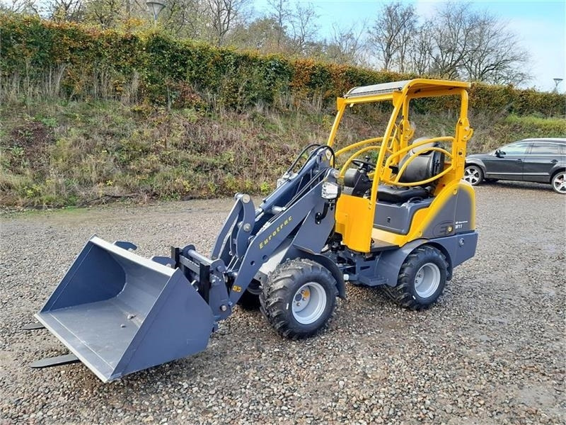 Eurotrac W11 - Σπαστός φορτωτής: φωτογραφία 2 Eurotrac W11 - Σπαστός φορτωτής: φωτογραφία 2