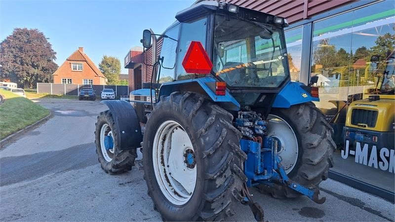 Ford 8240 - Τρακτέρ: φωτογραφία 5 Ford 8240 - Τρακτέρ: φωτογραφία 5