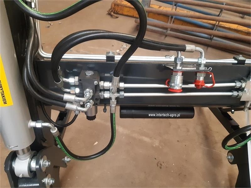 Inter-Tech 1600 - Φορτωτησ για τρακτερ: φωτογραφία 4 Inter-Tech 1600 - Φορτωτησ για τρακτερ: φωτογραφία 4