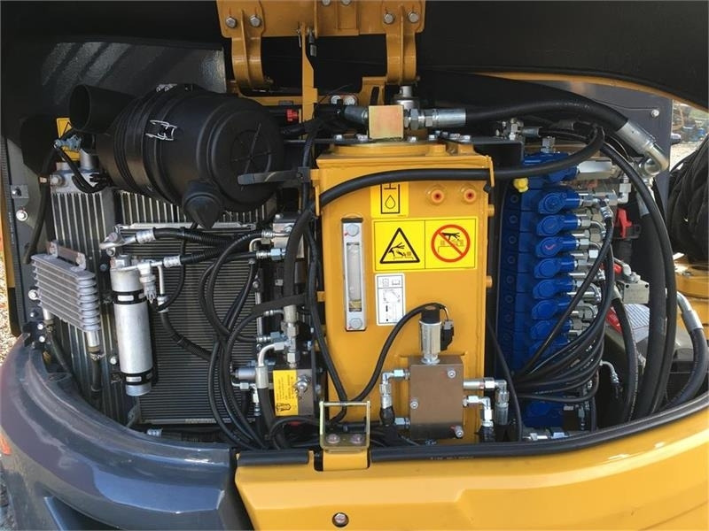 Μίνι εκσκαφέας XCMG 5.7 tons: φωτογραφία 15 Μίνι εκσκαφέας XCMG 5.7 tons: φωτογραφία 15