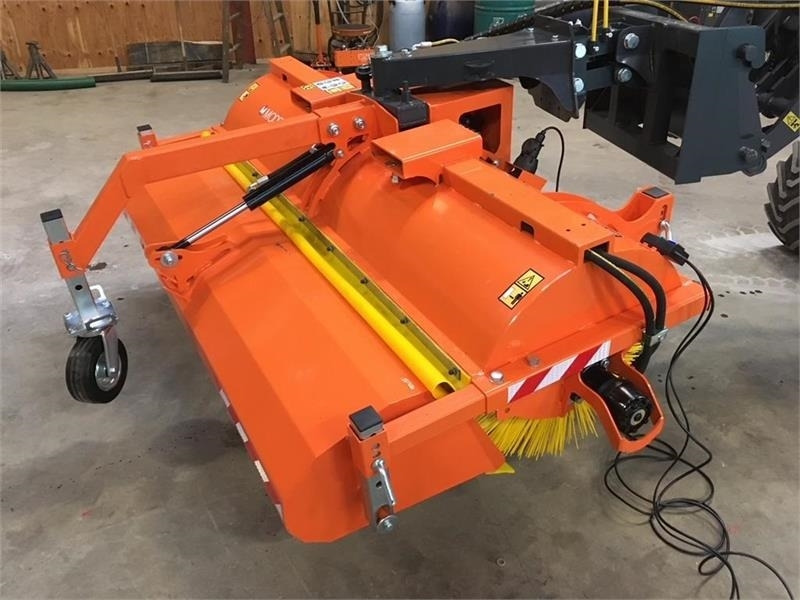 - - - j maskiner - Σκούπα: φωτογραφία 1 - - - j maskiner - Σκούπα: φωτογραφία 1