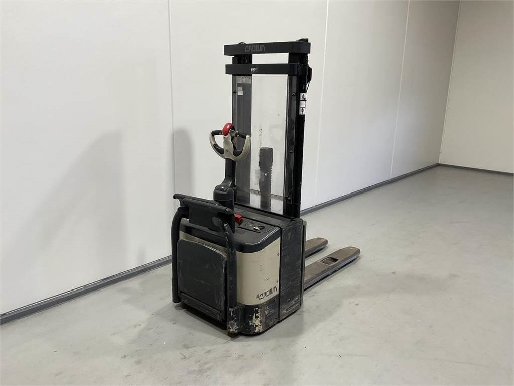 Crown WE2300S-1,25 TF - Μηχάνημα στοίβαξης: φωτογραφία 2 Crown WE2300S-1,25 TF - Μηχάνημα στοίβαξης: φωτογραφία 2
