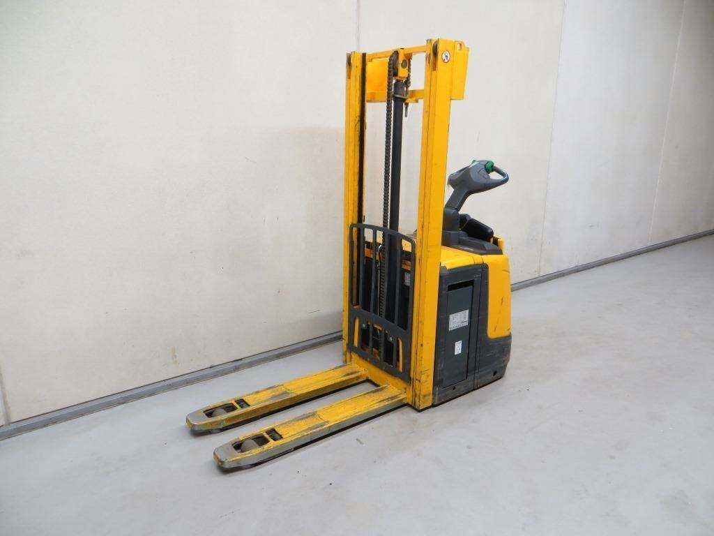 Jungheinrich ERC 212Z  - Μηχάνημα στοίβαξης: φωτογραφία 3 Jungheinrich ERC 212Z  - Μηχάνημα στοίβαξης: φωτογραφία 3