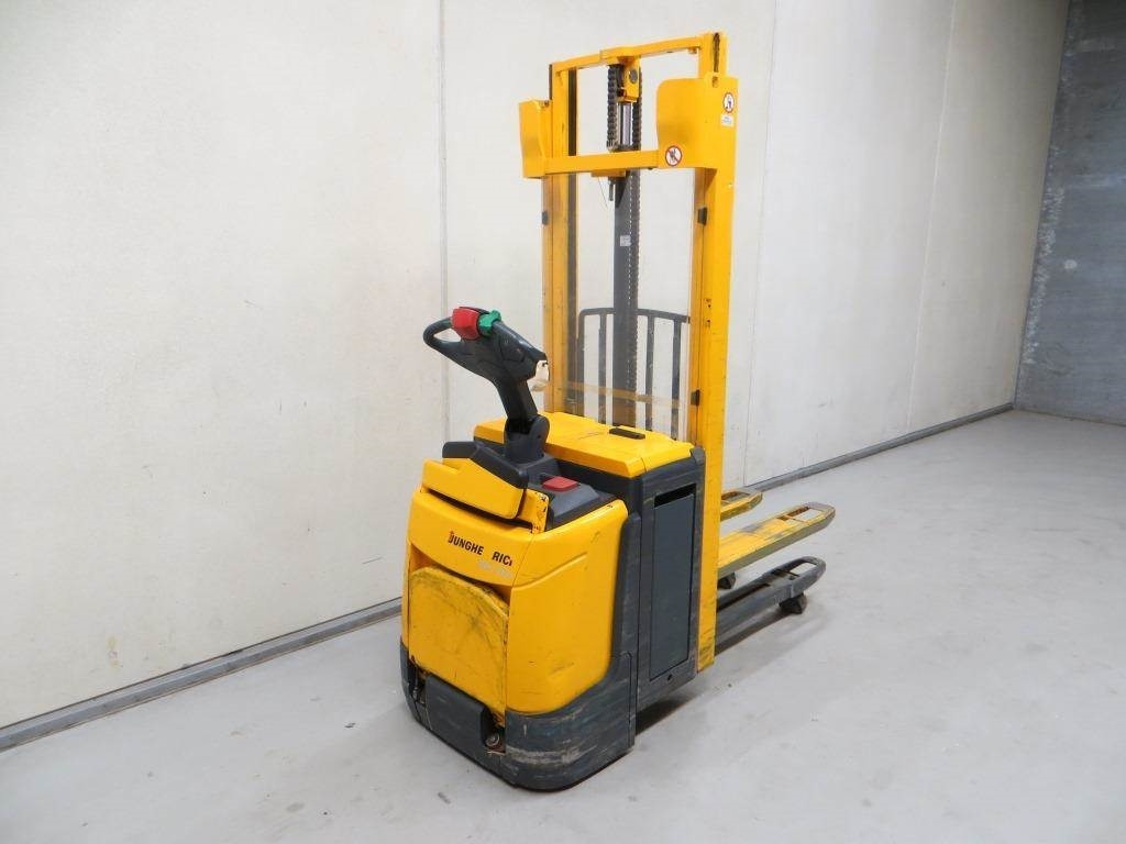 Jungheinrich ERC 212Z  - Μηχάνημα στοίβαξης: φωτογραφία 4 Jungheinrich ERC 212Z  - Μηχάνημα στοίβαξης: φωτογραφία 4