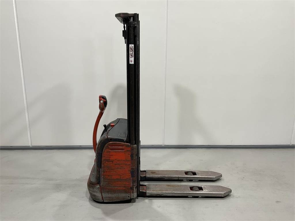 Linde L12 - Μηχάνημα στοίβαξης: φωτογραφία 1 Linde L12 - Μηχάνημα στοίβαξης: φωτογραφία 1