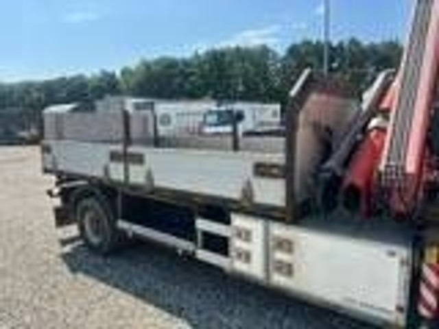 Iveco Eurocargo 120 EL 210hp / Fassi 80A Year 2012 + Tip - Φορτηγό με γερανό: φωτογραφία 3 Iveco Eurocargo 120 EL 210hp / Fassi 80A Year 2012 + Tip - Φορτηγό με γερανό: φωτογραφία 3