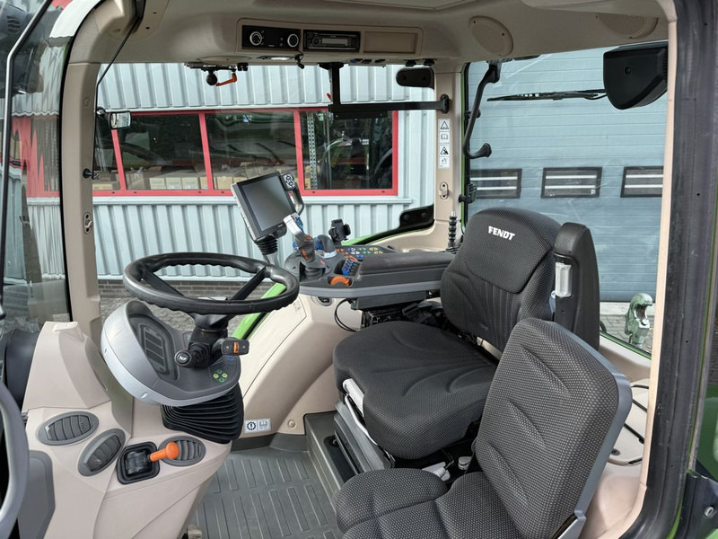 Fendt 720 S4 Vario Profi Plus - Τρακτέρ: φωτογραφία 5 Fendt 720 S4 Vario Profi Plus - Τρακτέρ: φωτογραφία 5