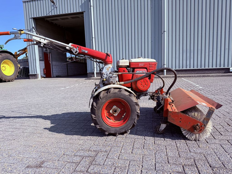 Honda F800 Veegmachine - Σάρωθρο δρόμων: φωτογραφία 4 Honda F800 Veegmachine - Σάρωθρο δρόμων: φωτογραφία 4