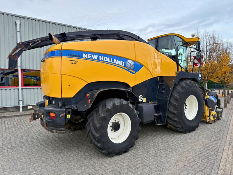 New Holland FR9050 - Ενσιρωτική μηχανή: φωτογραφία 3 New Holland FR9050 - Ενσιρωτική μηχανή: φωτογραφία 3