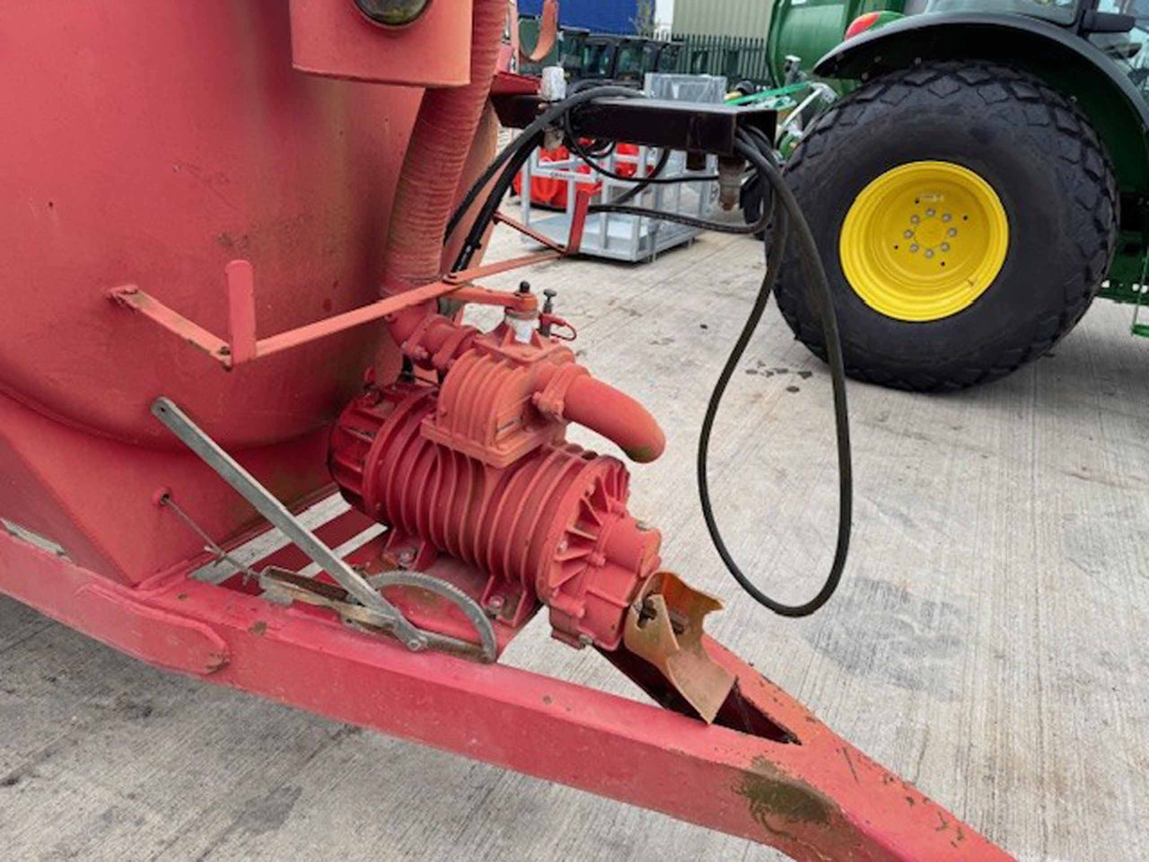 Hi-Spec Tanker - Ρυμούλκα βυτίο: φωτογραφία 2 Hi-Spec Tanker - Ρυμούλκα βυτίο: φωτογραφία 2