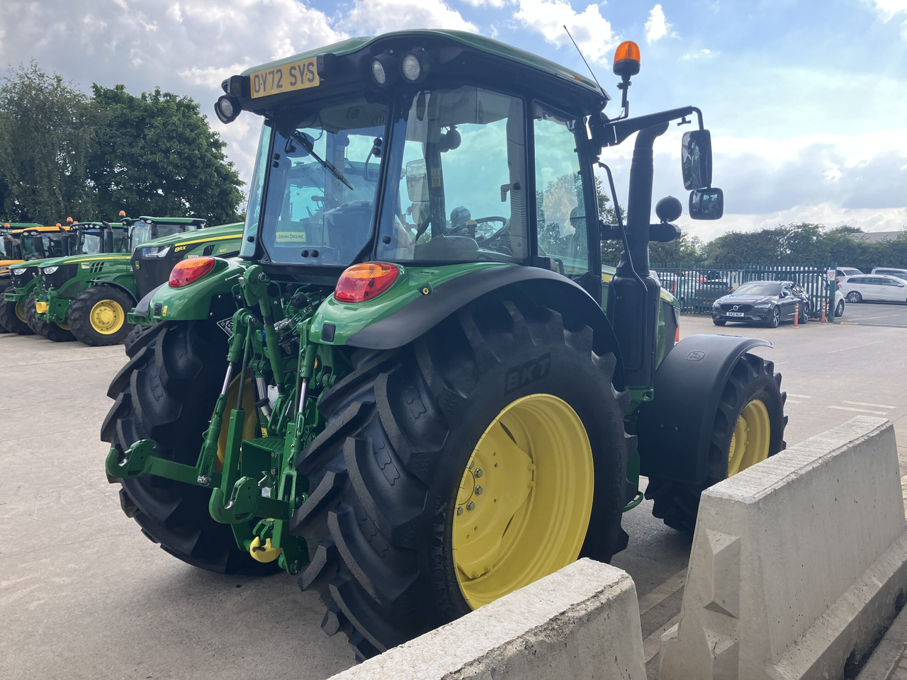 John Deere 5115M - Τρακτέρ: φωτογραφία 5 John Deere 5115M - Τρακτέρ: φωτογραφία 5