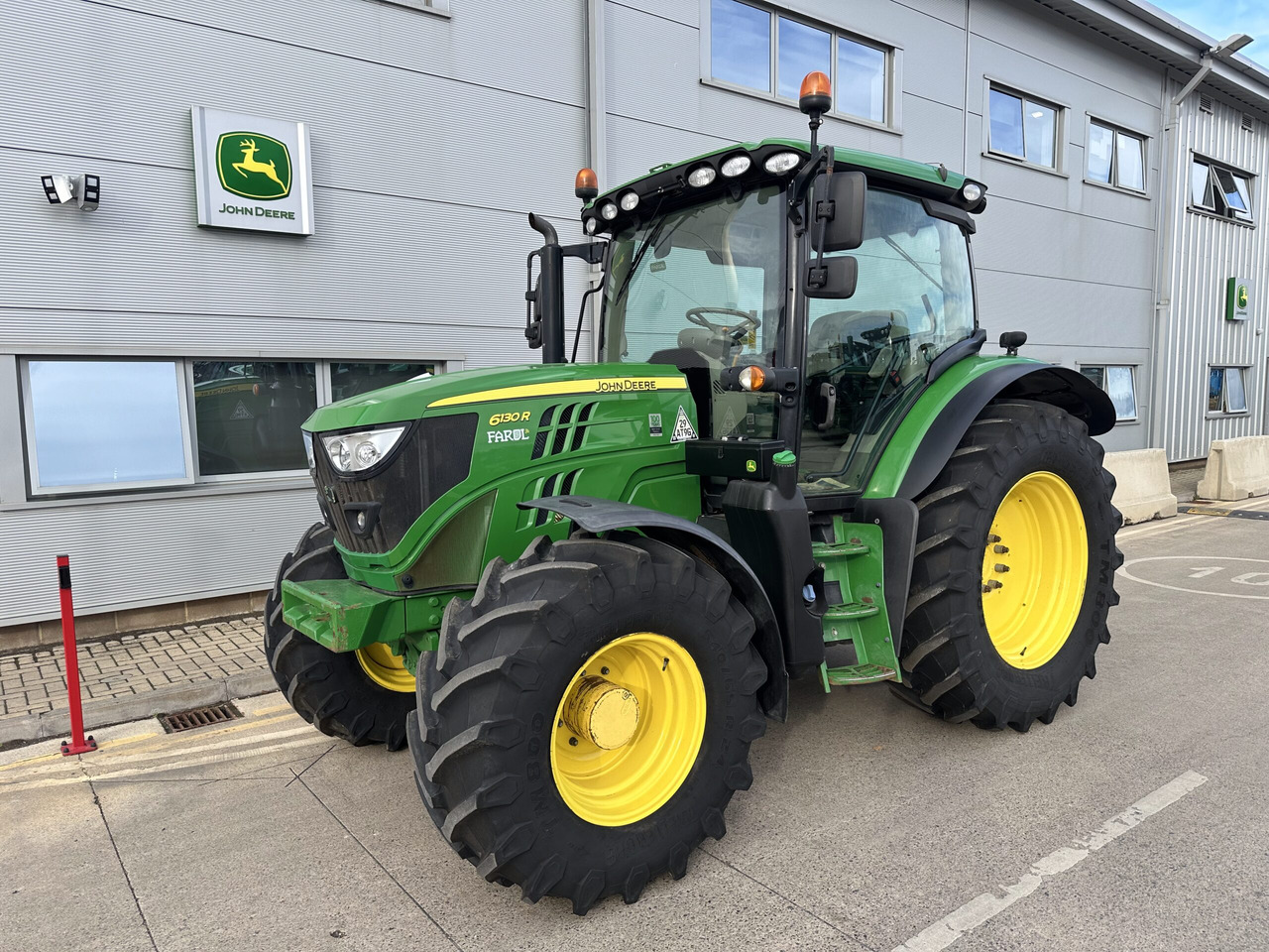 John Deere 6130R - Τρακτέρ: φωτογραφία 1 John Deere 6130R - Τρακτέρ: φωτογραφία 1