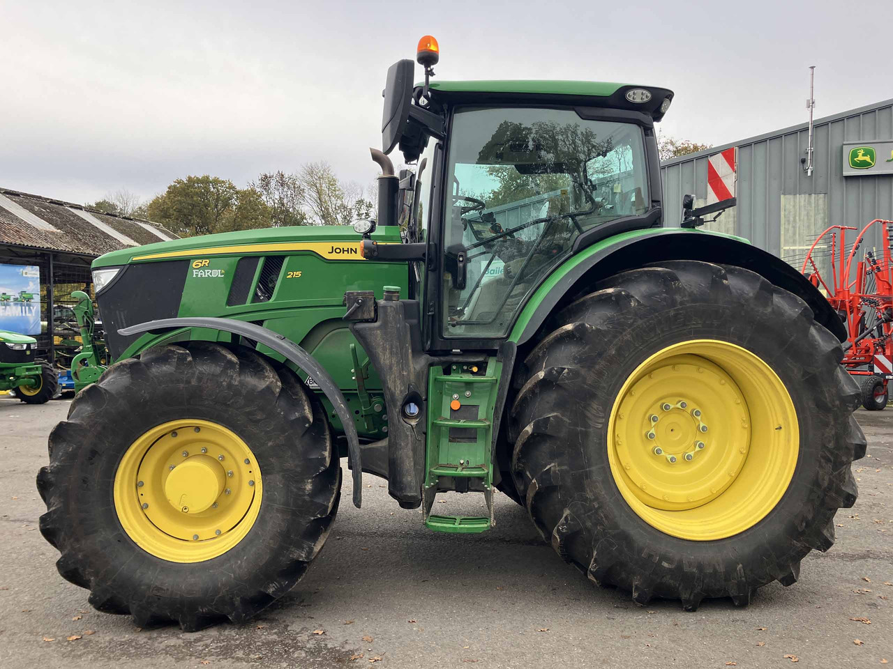 John Deere 6R 215 - Τρακτέρ: φωτογραφία 2 John Deere 6R 215 - Τρακτέρ: φωτογραφία 2