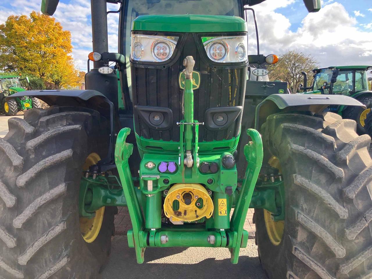 John Deere 6R 215 - Τρακτέρ: φωτογραφία 2 John Deere 6R 215 - Τρακτέρ: φωτογραφία 2