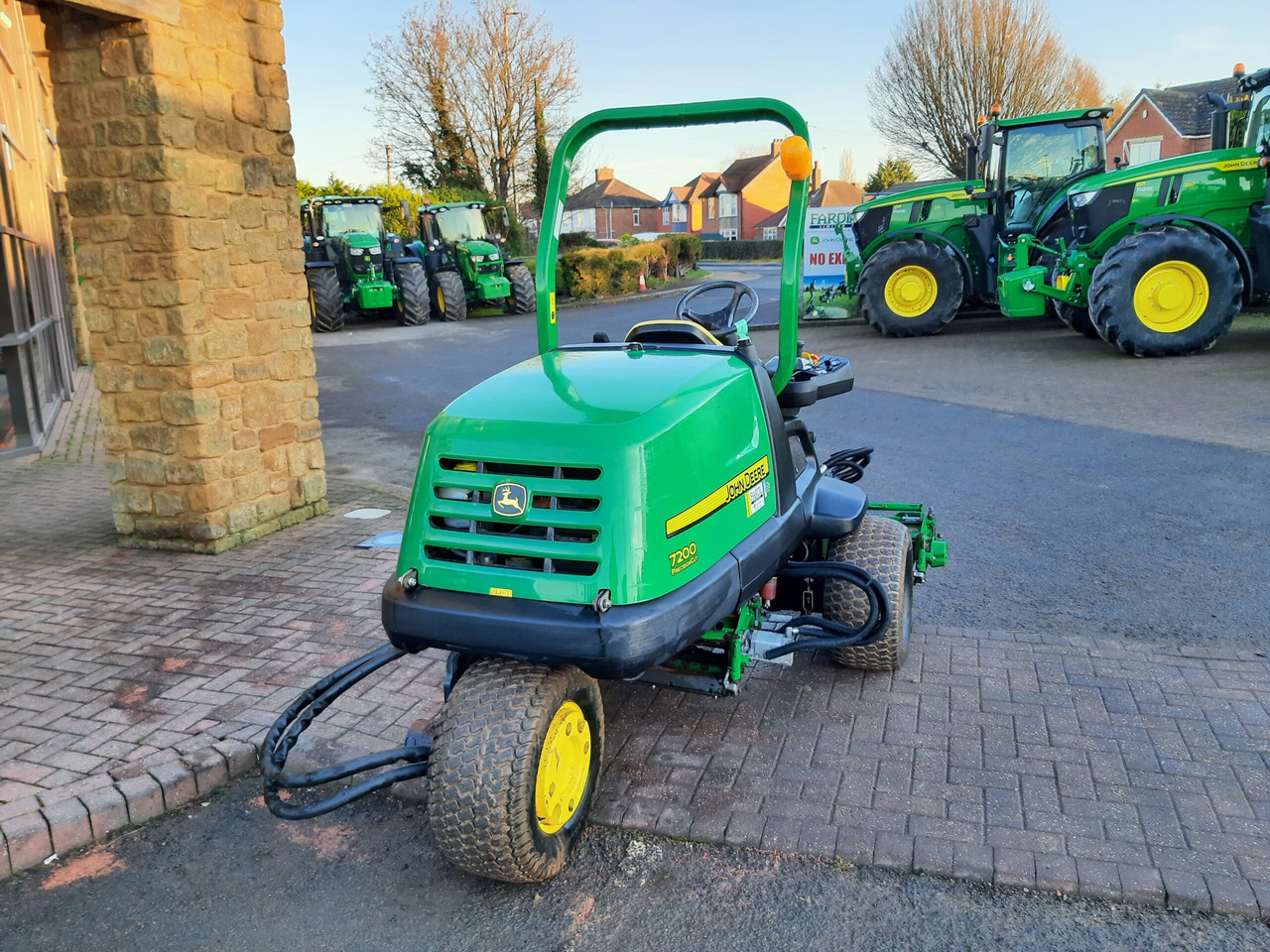 John Deere 7200 utility triple mower - Χλοοκοπτικό: φωτογραφία 3 John Deere 7200 utility triple mower - Χλοοκοπτικό: φωτογραφία 3