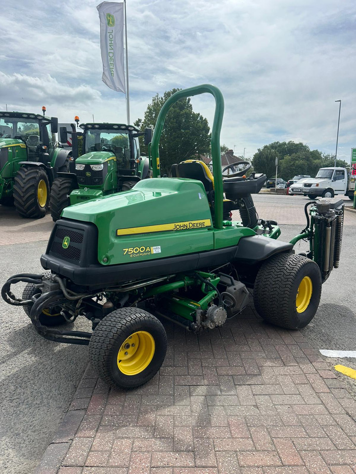 John Deere 7500AE Fairway Mower - Χλοοκοπτικό: φωτογραφία 2 John Deere 7500AE Fairway Mower - Χλοοκοπτικό: φωτογραφία 2