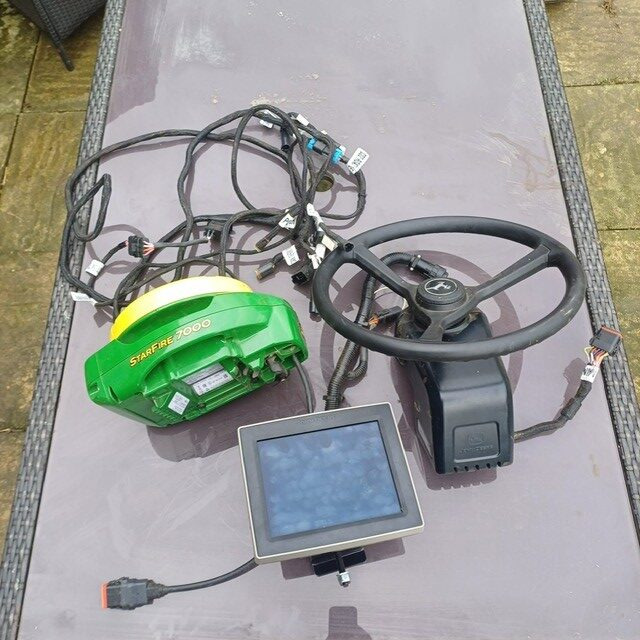 John Deere SF7000, 4240 screen + ATU300 wheel - Σύστημα πλοήγησης για Γεωργικά μηχανήματα: φωτογραφία 2 John Deere SF7000, 4240 screen + ATU300 wheel - Σύστημα πλοήγησης για Γεωργικά μηχανήματα: φωτογραφία 2
