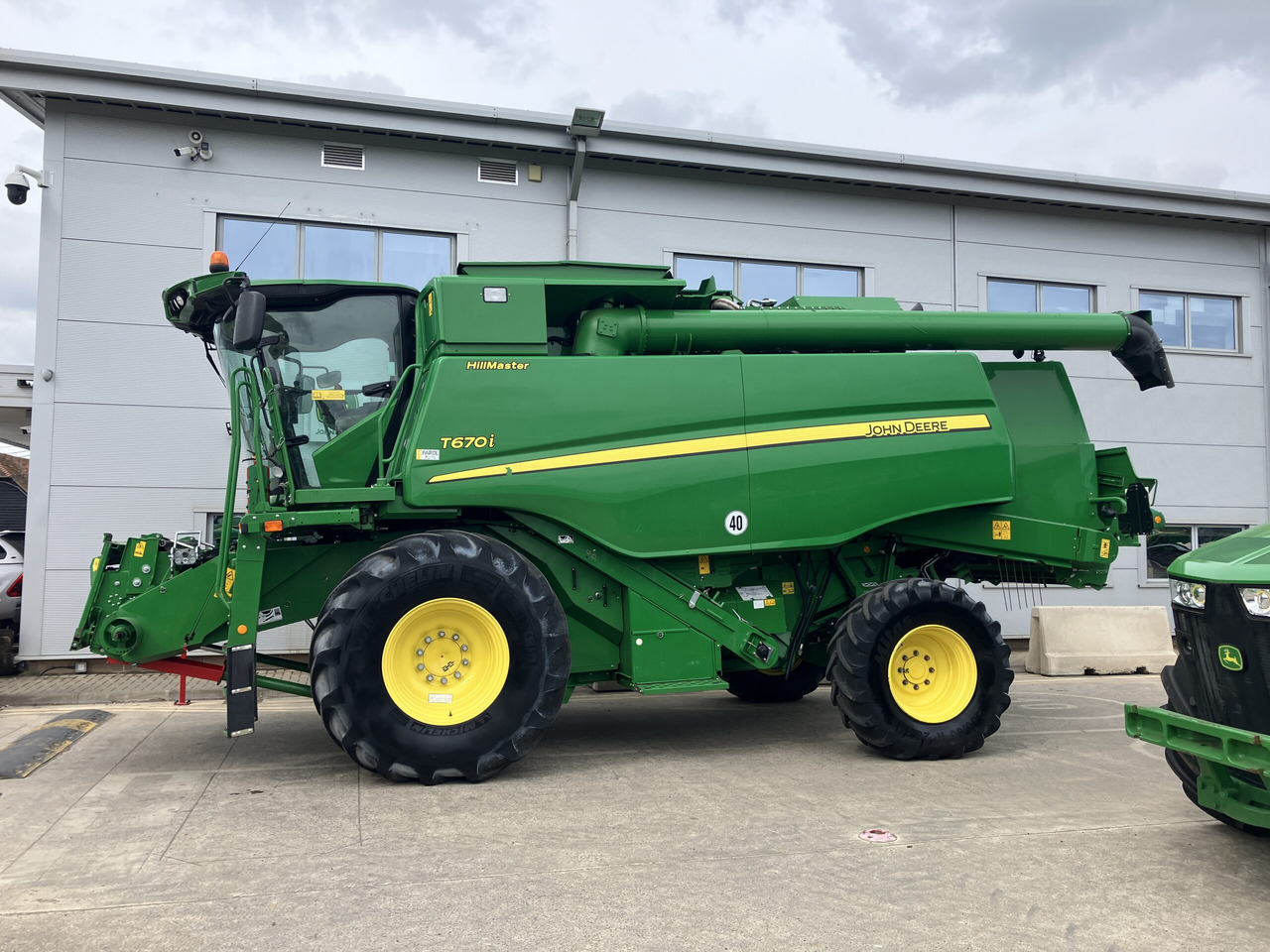 John Deere T670i HillMaster - Θεριζοαλωνιστική μηχανή: φωτογραφία 2 John Deere T670i HillMaster - Θεριζοαλωνιστική μηχανή: φωτογραφία 2