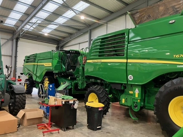 John Deere T670i - Θεριζοαλωνιστική μηχανή: φωτογραφία 5 John Deere T670i - Θεριζοαλωνιστική μηχανή: φωτογραφία 5