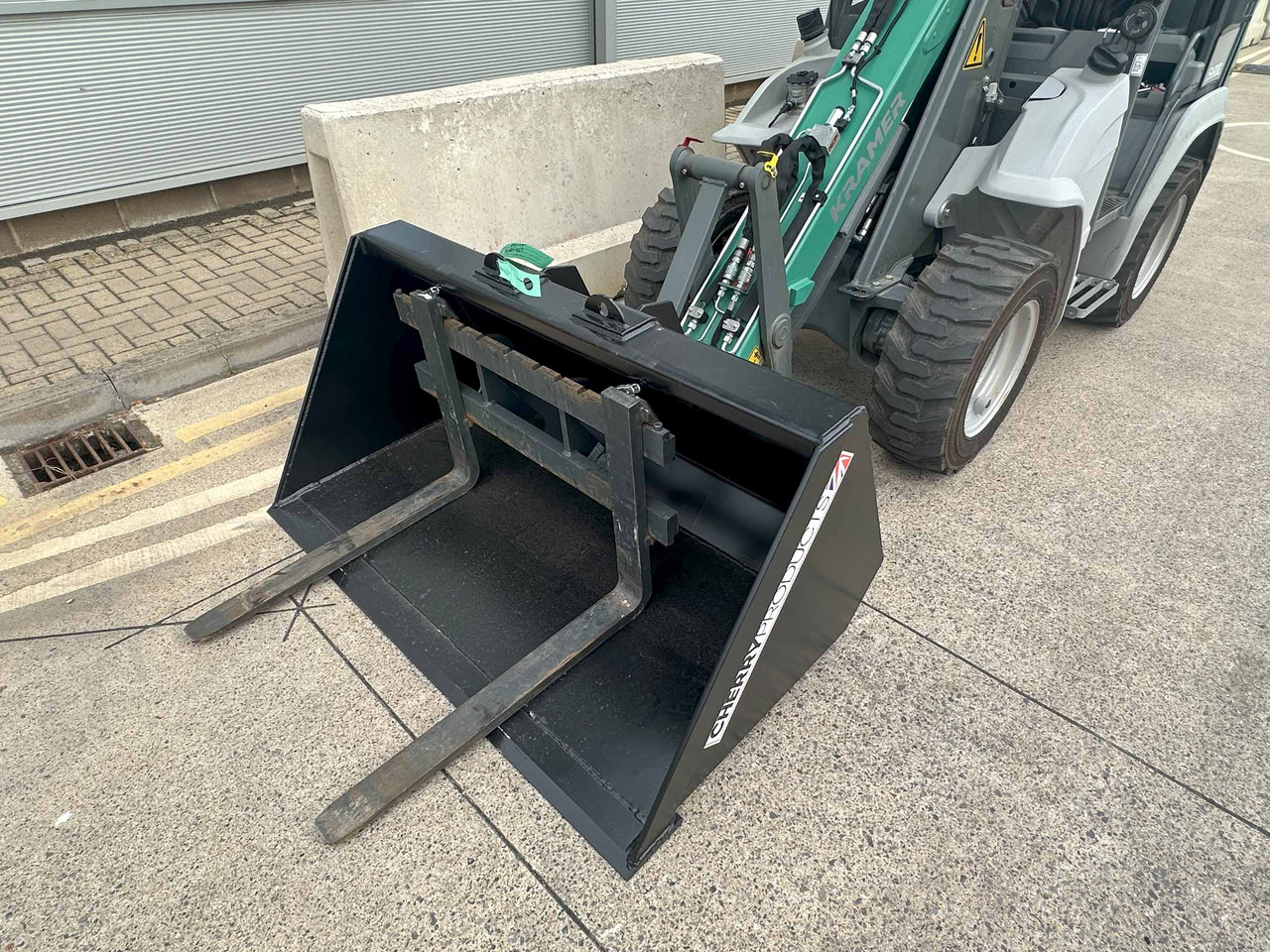 Kramer KL14.5 - Τηλεσκοπικός φορτωτής: φωτογραφία 4 Kramer KL14.5 - Τηλεσκοπικός φορτωτής: φωτογραφία 4