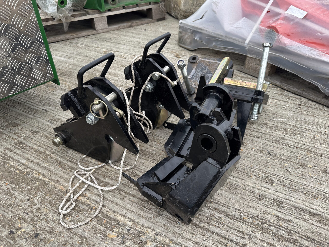 McConnel JCB 4220 Fastrac axle brackets - Καταστροφέας με βραχίονα: φωτογραφία 1 McConnel JCB 4220 Fastrac axle brackets - Καταστροφέας με βραχίονα: φωτογραφία 1