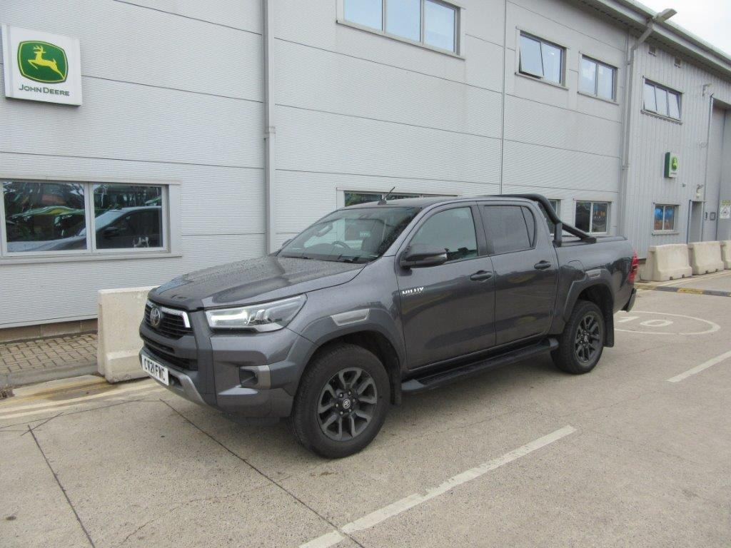 Toyota Hilux Invincible X - Ημιφορτηγό: φωτογραφία 2 Toyota Hilux Invincible X - Ημιφορτηγό: φωτογραφία 2
