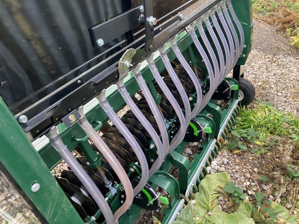 Turfco TriWave™ 60 Overseeder - Μηχανήματα σποράς: φωτογραφία 4 Turfco TriWave™ 60 Overseeder - Μηχανήματα σποράς: φωτογραφία 4