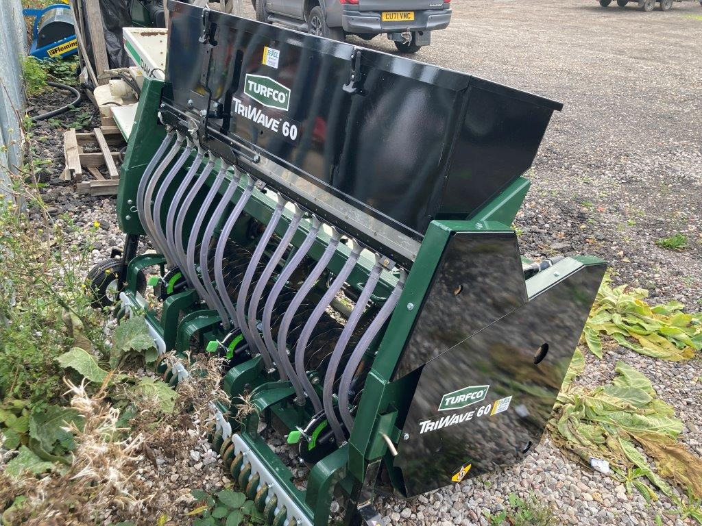 Turfco TriWave™ 60 Overseeder - Μηχανήματα σποράς: φωτογραφία 3 Turfco TriWave™ 60 Overseeder - Μηχανήματα σποράς: φωτογραφία 3